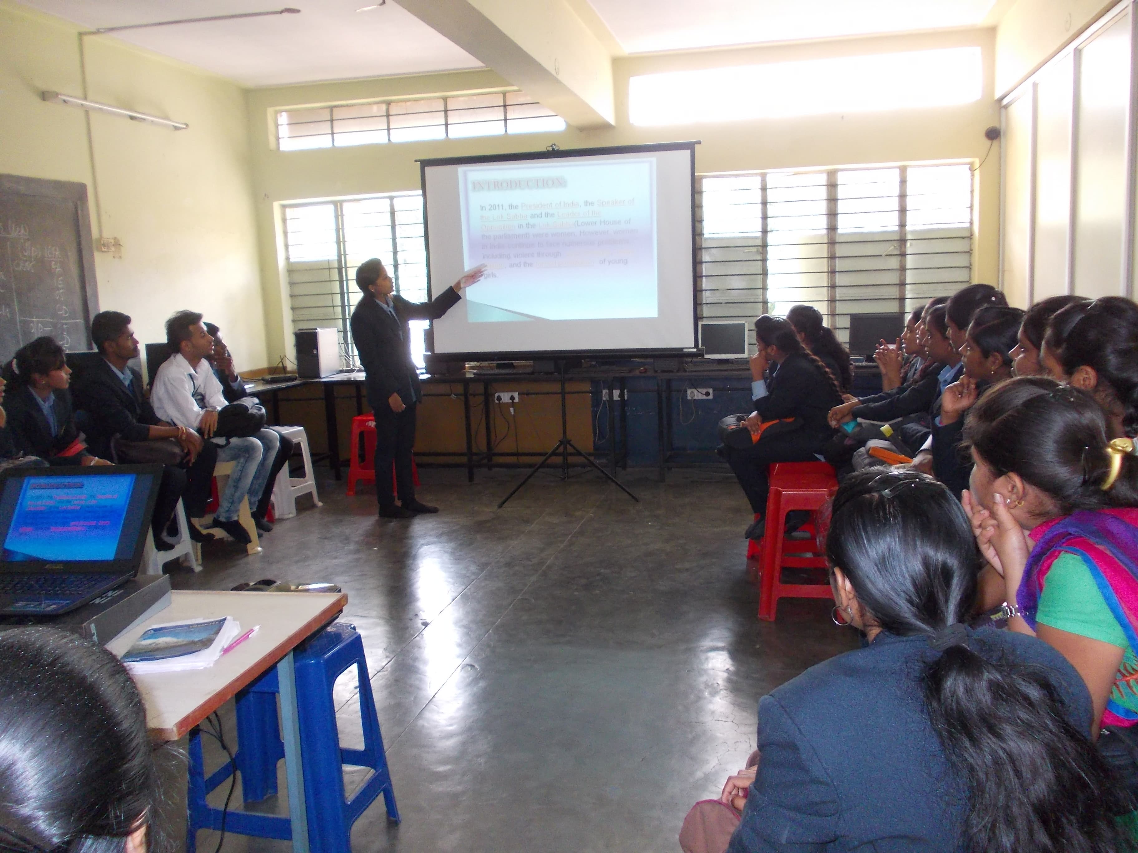 Vasavi Group of Institutions Vijaynagar Bangalore Classrooms photo 6